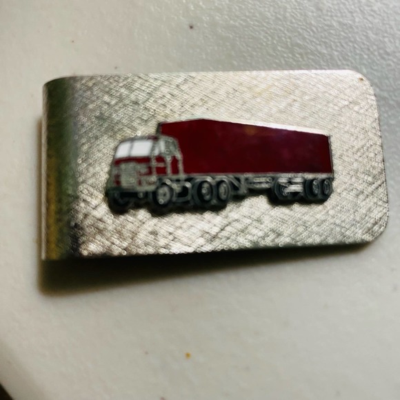 Big Rig, Eighteen Wheeler, Semi Trailer Red Truck Metal Silver Money Clip - Picture 4 of 5